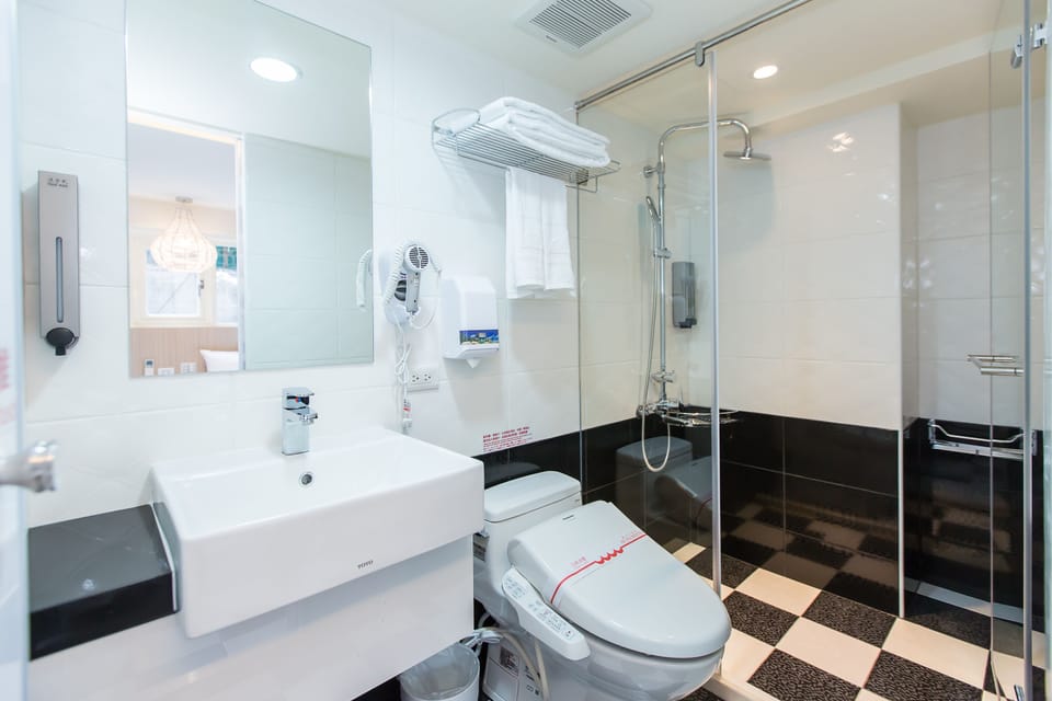 Shower, free toiletries, hair dryer, towels