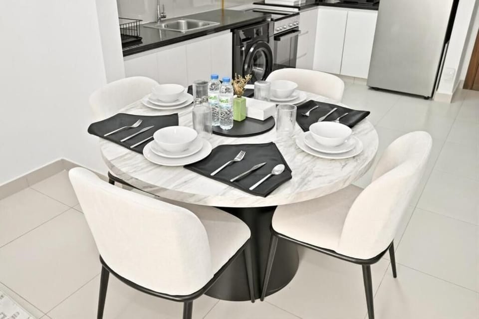 Apartment, Balcony, City View | Dining