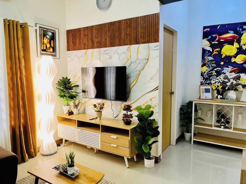 Bloomstone - 2BR Family Suite in Gensan House in Davao Region