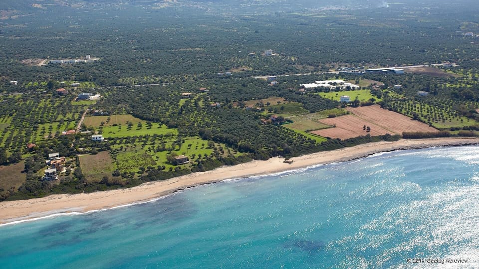 Ginnitsena sany beach just 5km away from the property - Panoramic Aerial View of the Kyparissia Coastline and Sea