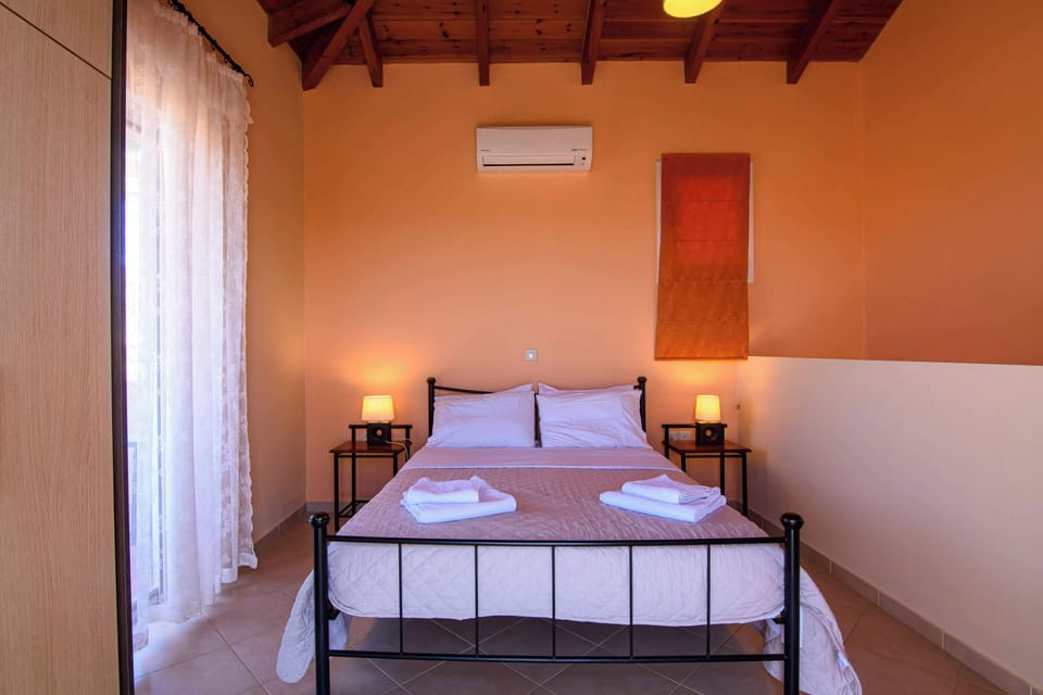 Spacious Bedroom with Double Bed and Calm Atmosphere