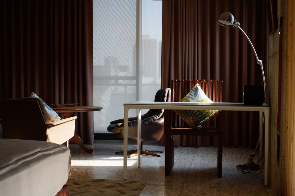Deluxe Double Room, Balcony, City View | Living area