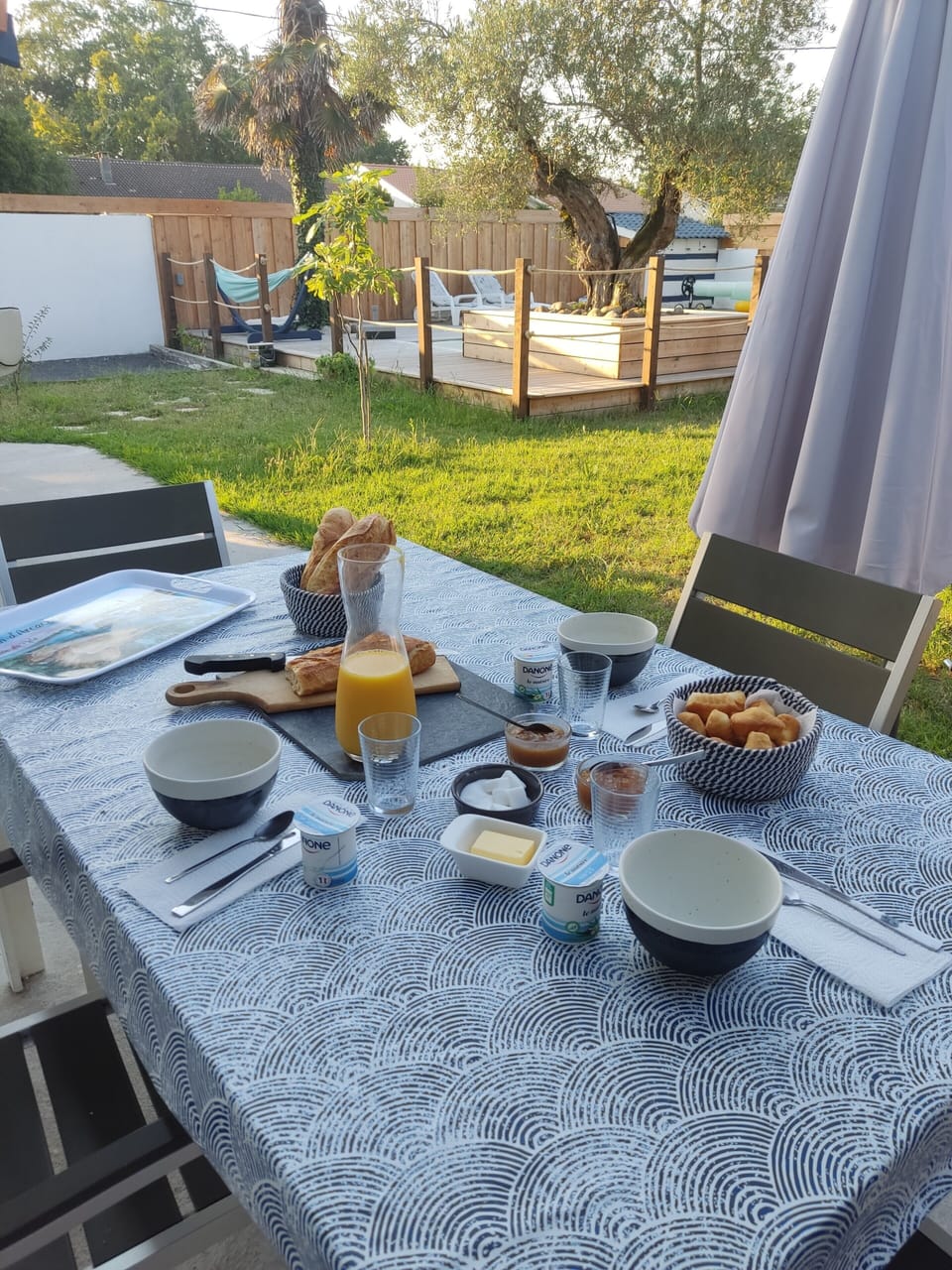 Outdoor dining