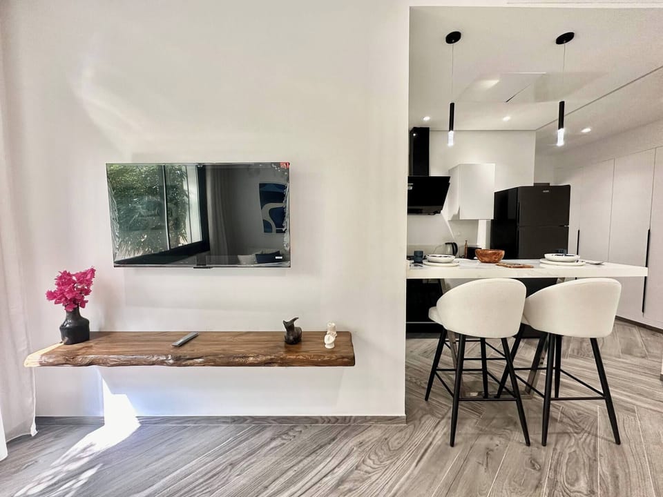 Apartment, 1 Bedroom | Dining