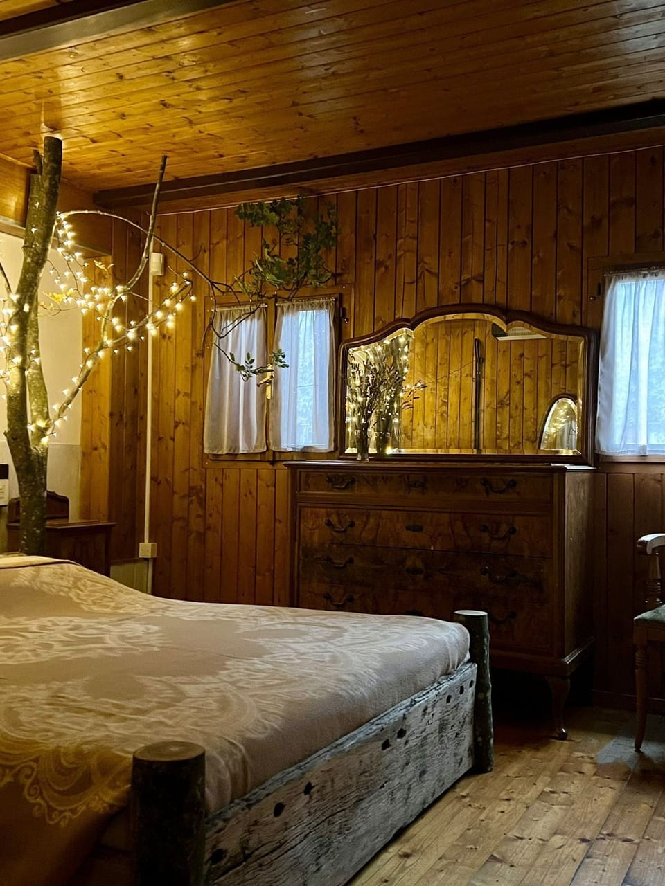 Romantic Room, Garden View | Blackout drapes, free WiFi