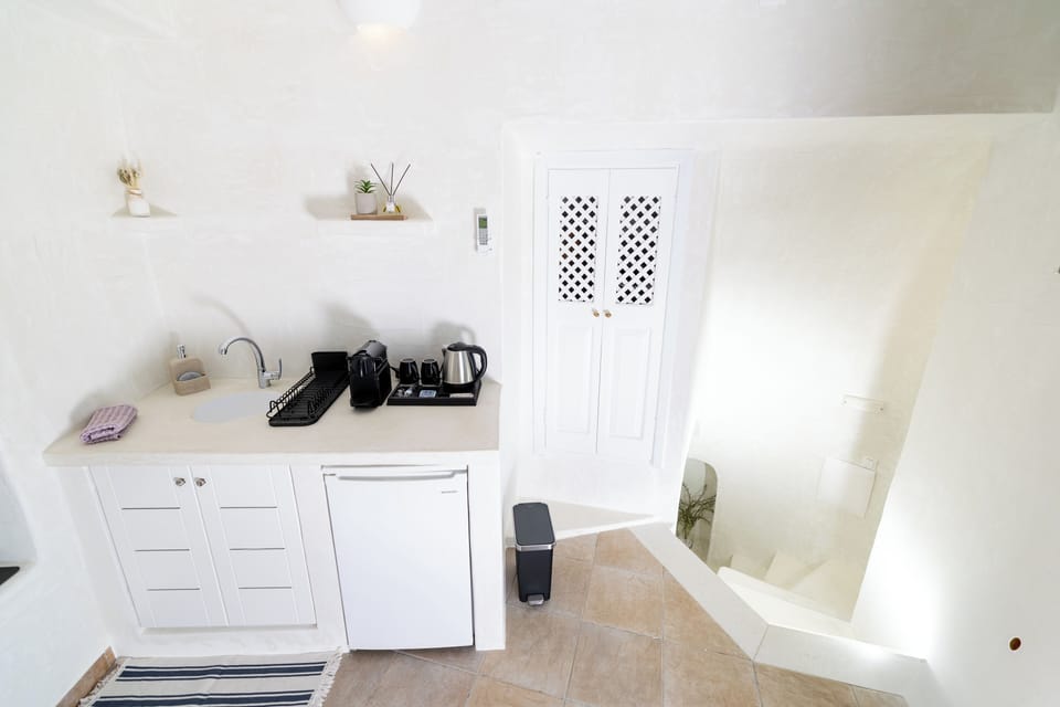 Panoramic Suite, Hot Tub, Sea View | Private kitchenette | Espresso maker, coffee/tea maker, electric kettle