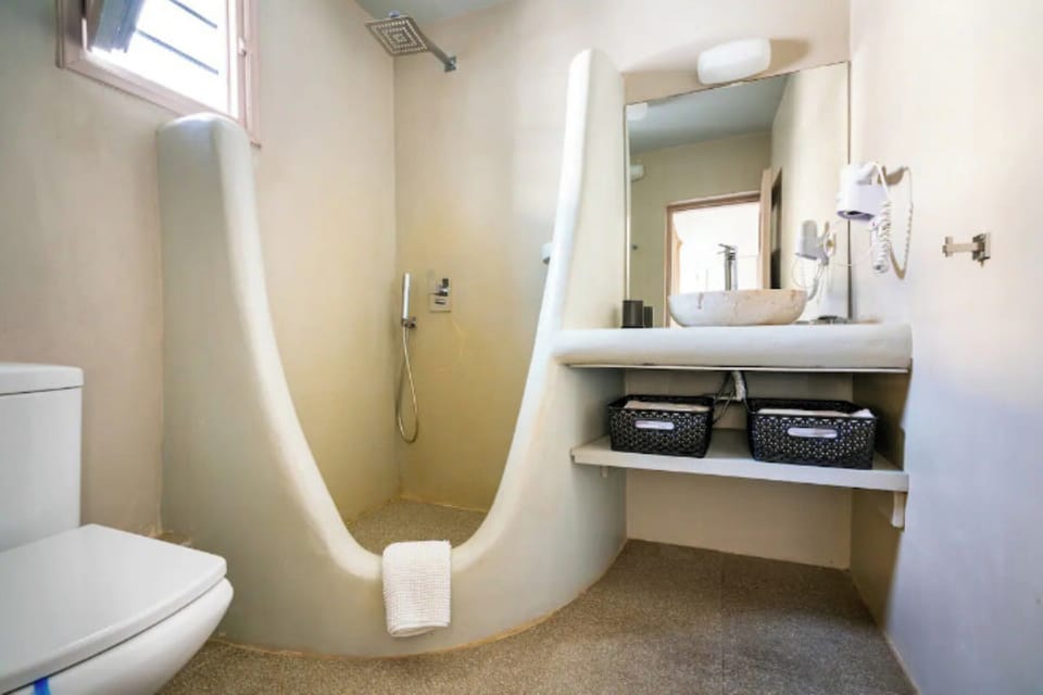 Deluxe Villa, 1 Bedroom, Jetted Tub, Sea View | Bathroom