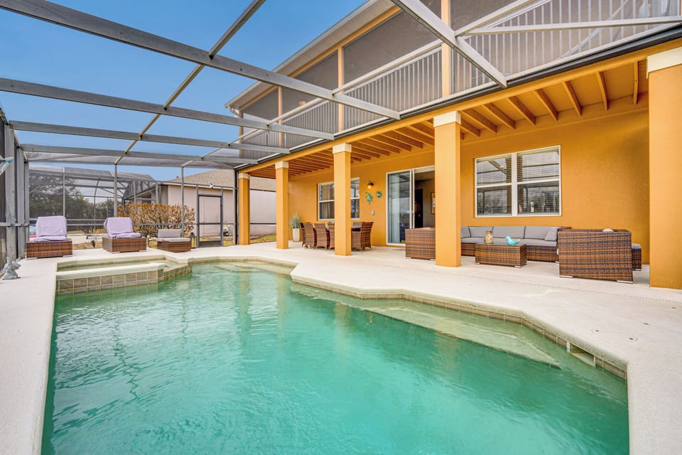 House (5 Bedrooms) | Interior