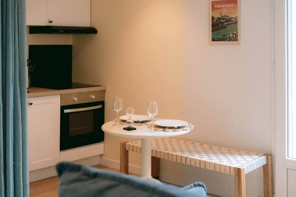 Full kitchen image 4
