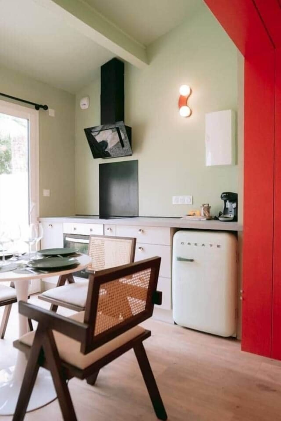 Full kitchen image 2