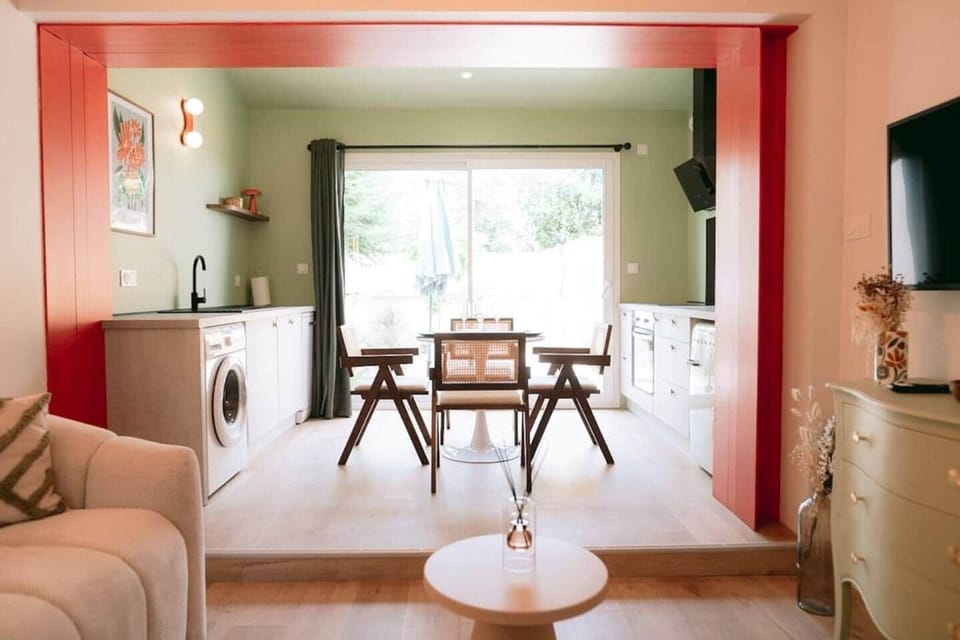 Full kitchen image 1
