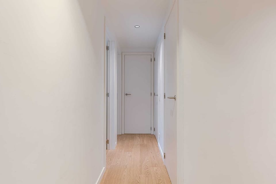 A bright and quiet entrance hall that connects all rooms and creates a calm first impression upon arrival.