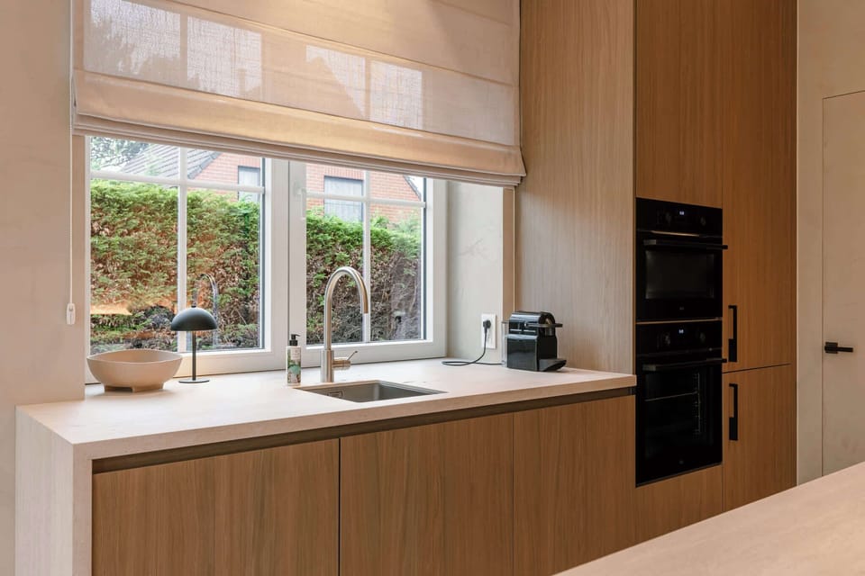 Modern Kitchen with Breakfast Corner Overlooking the Garden