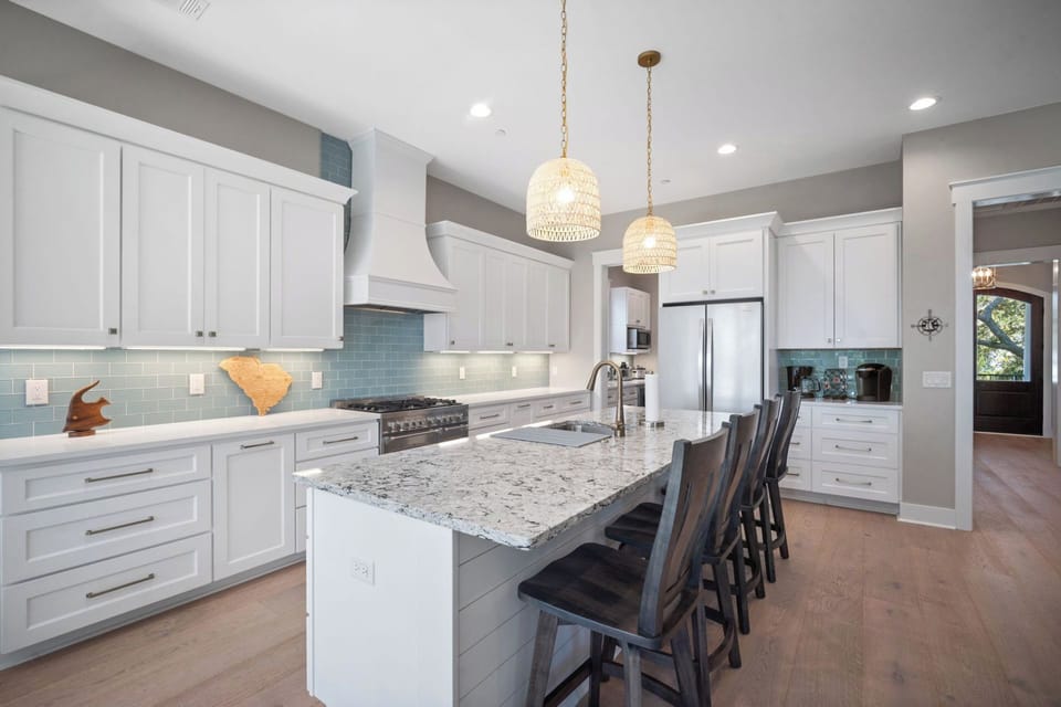 Kitchen with Island Seating