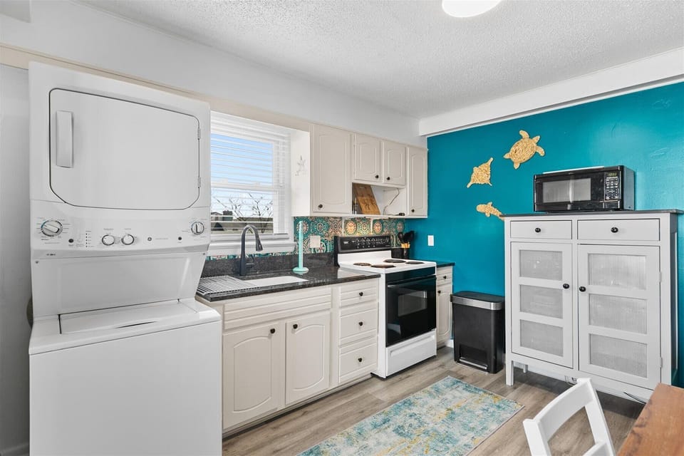Stacked Washer/Dryer is a great added convenience