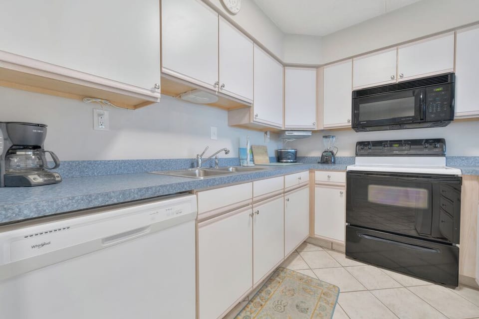 The chef in your Family will love the spacious Kitchen.