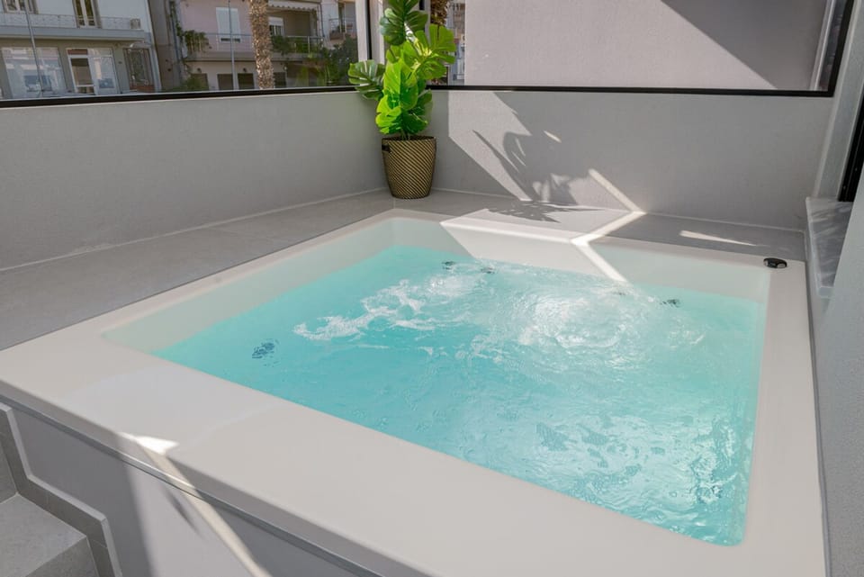 Indoor spa tub