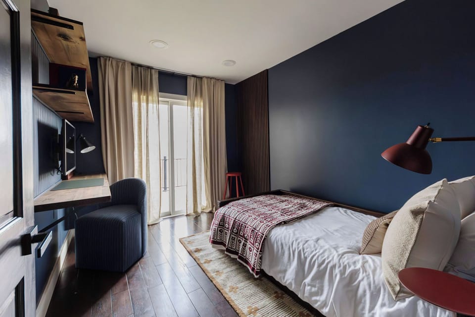 Babe Ruth Room - Twin Bed (Main Floor)