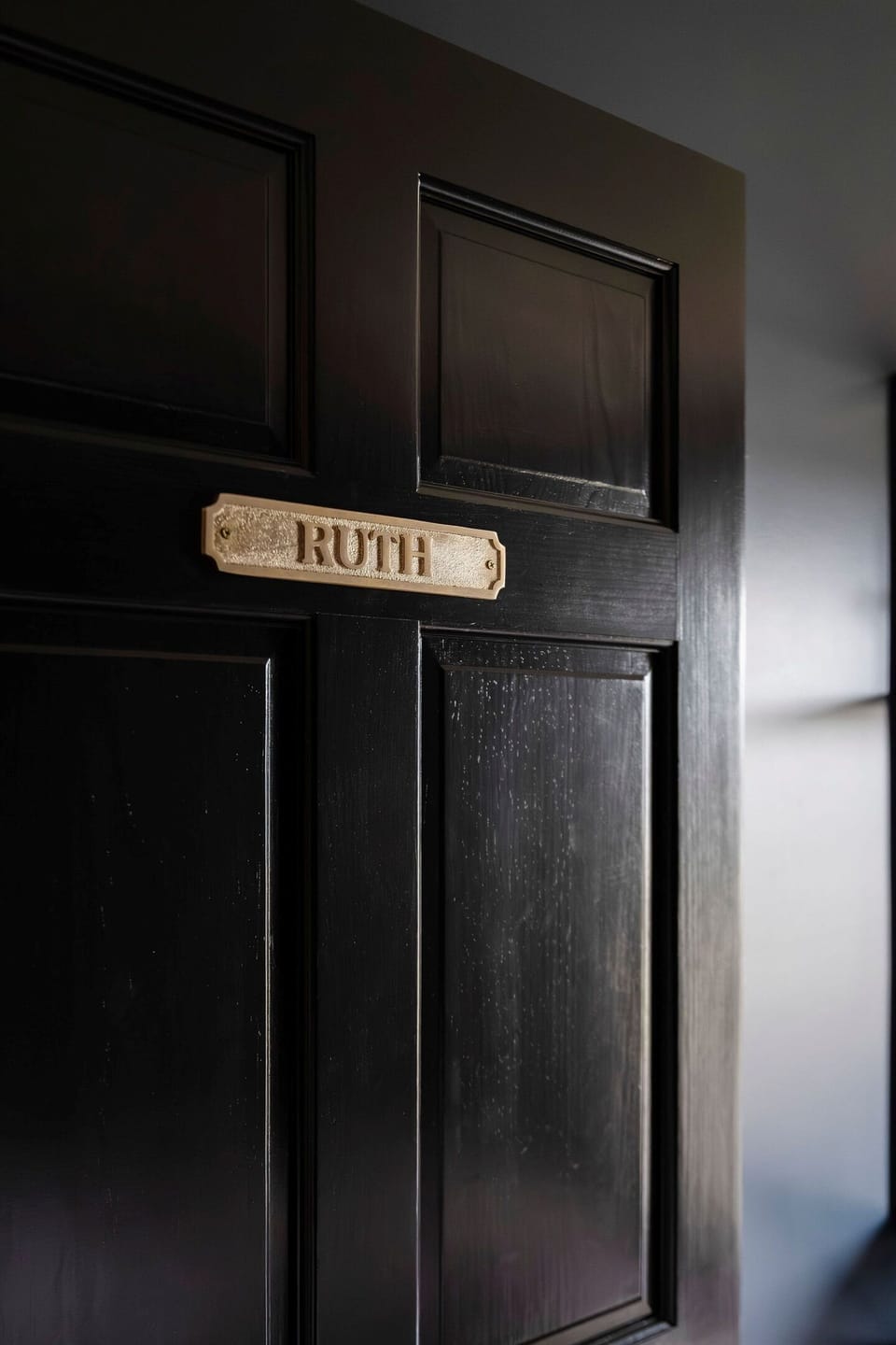 Babe Ruth Room - Twin Bed (Main Floor)