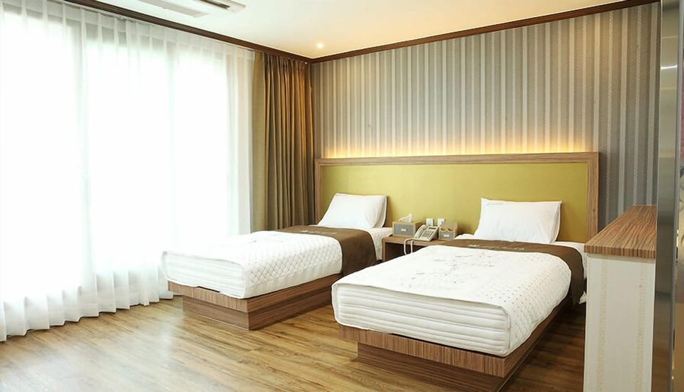 Standard Twin Room, 2 Twin Beds | Soundproofing, free WiFi, bed sheets