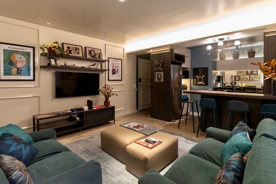 Apartment | Living area | Flat-screen TV