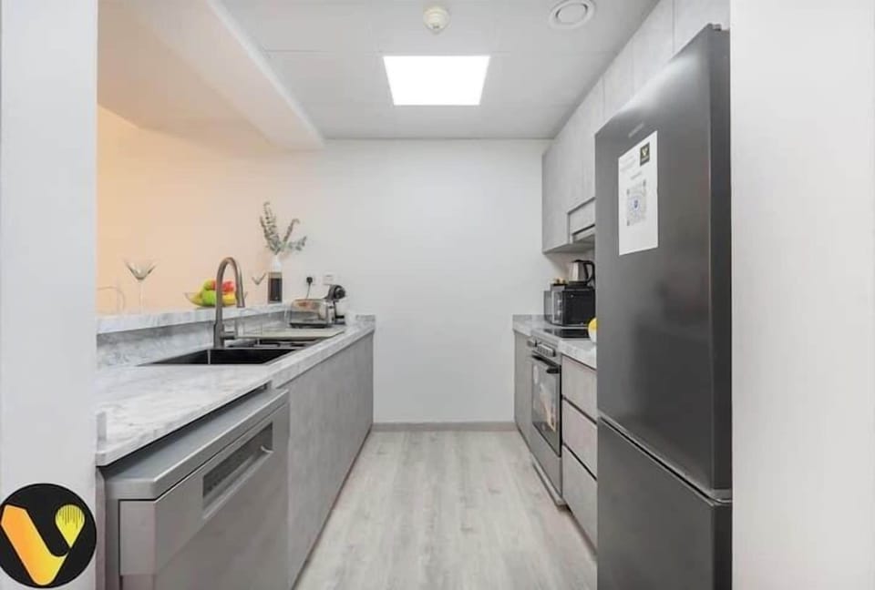 Luxury Apartment, Balcony, City View | Private kitchen | Full-size fridge, microwave, oven, stovetop