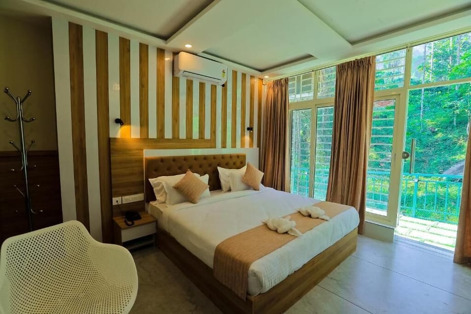 Deluxe Double Room, Balcony, Garden View | Free WiFi