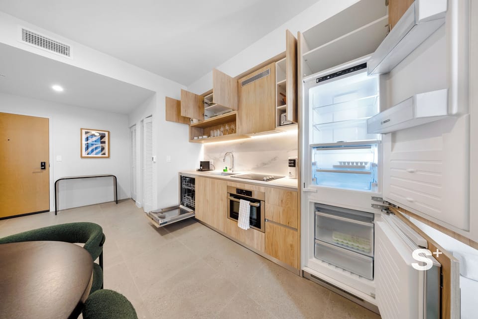 Condo, Balcony, City View | Private kitchen