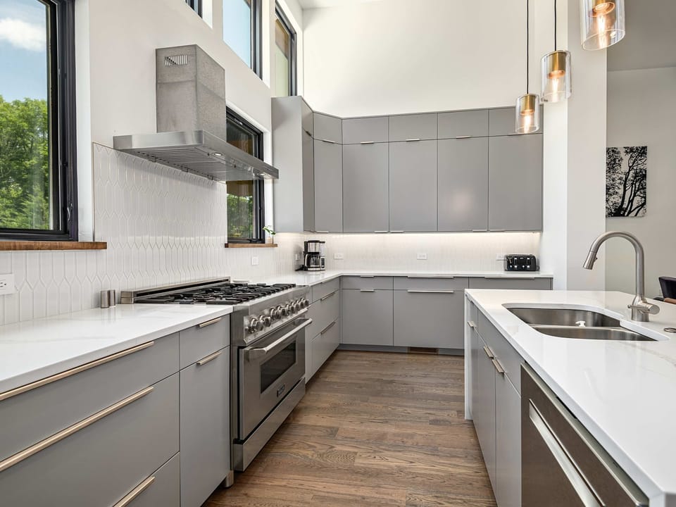 House | 5 bedrooms, high-speed internet