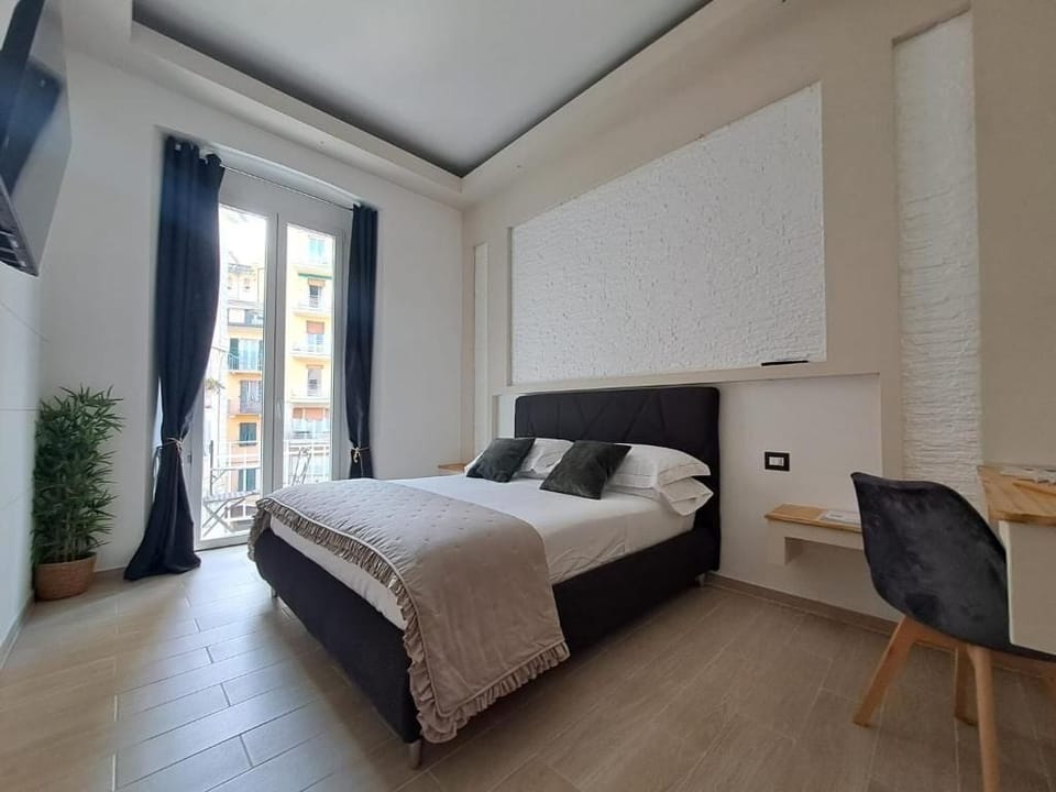 Blackout drapes, soundproofing, iron/ironing board, free WiFi