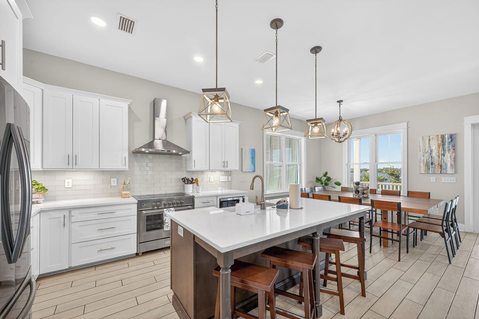 Fully Stocked Luxury Chef's Kitchen