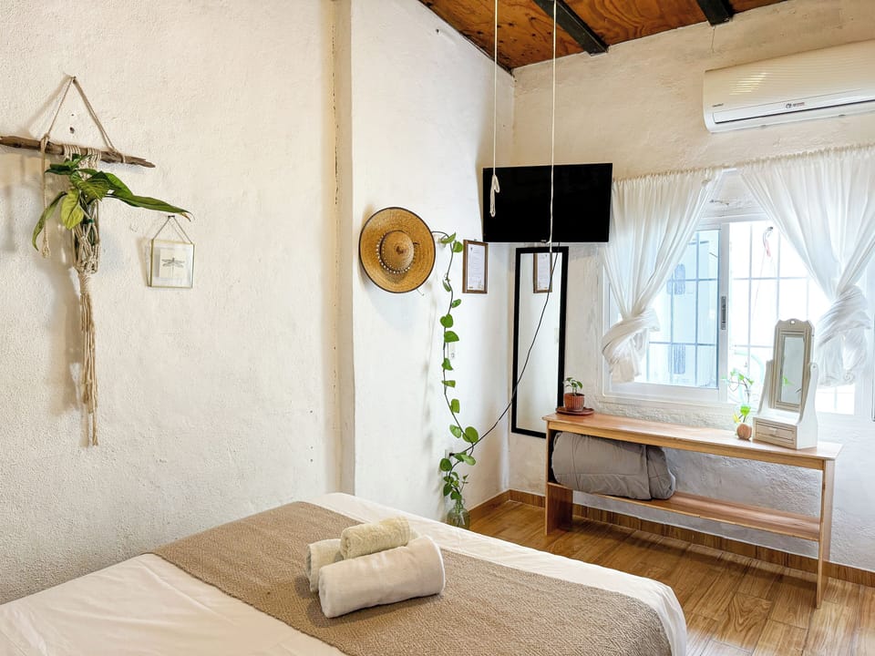 Classic Double or Twin Room, Patio | WiFi (free)