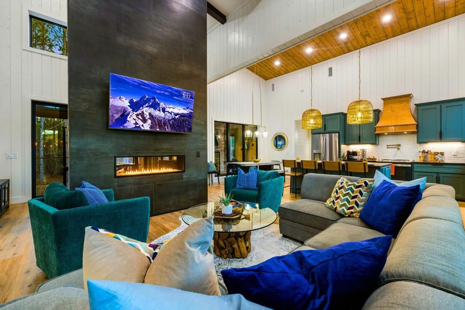 HGTV-worthy living room that is as cozy as it looks!