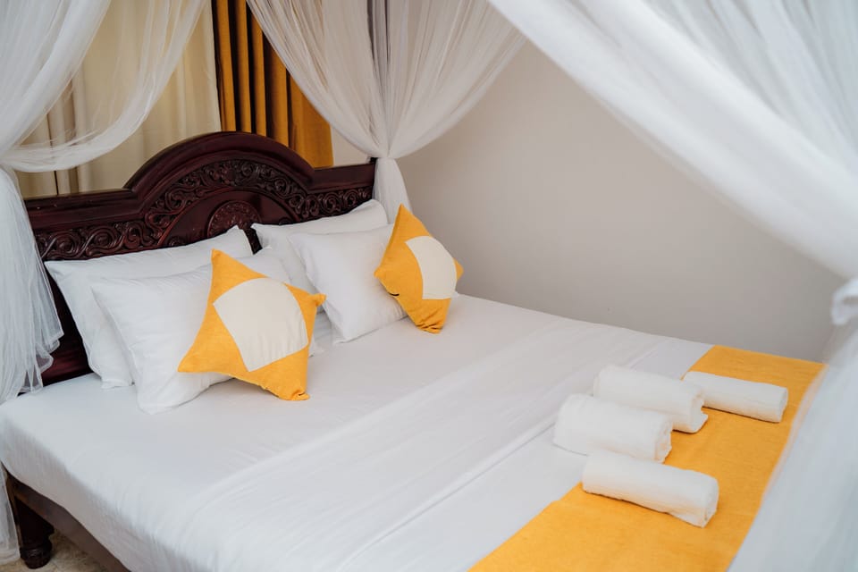 Standard Double Room | Desk, iron/ironing board