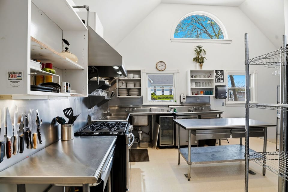 Studio (Multiple Bedrooms) | Property amenity