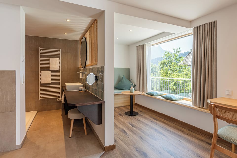 Gartenstudio | Bathroom | Eco-friendly toiletries, hair dryer, bathrobes, towels