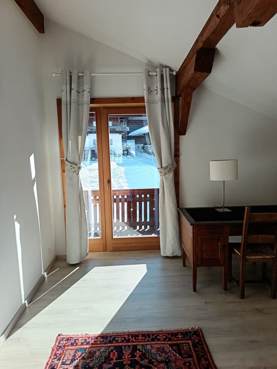 Apartment, Balcony, Mountain View | Interior