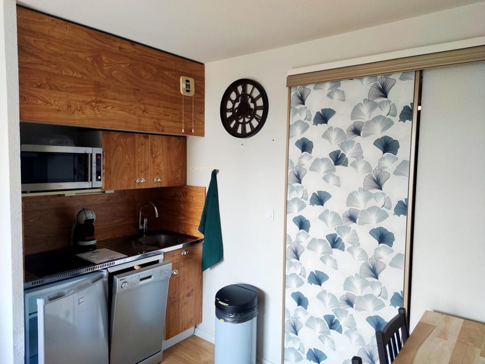 Apartment | Private kitchen | Fridge, microwave, coffee/tea maker, toaster