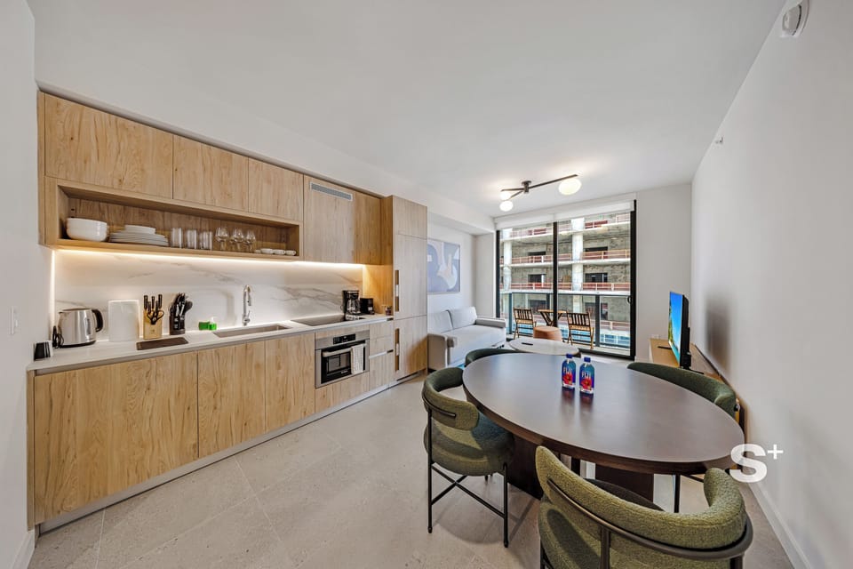 Condo, Balcony, City View | Private kitchen