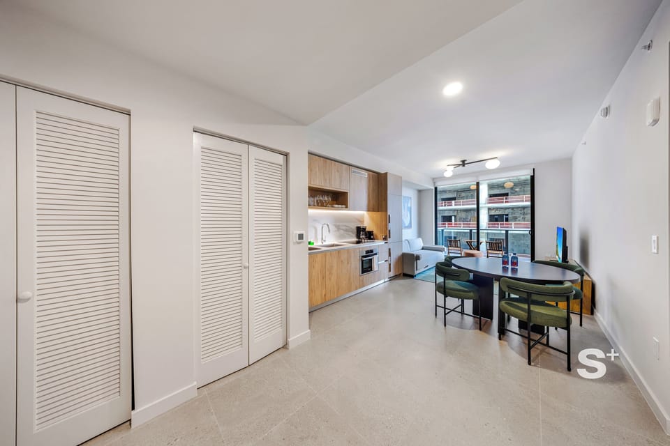 Condo, Balcony, City View | Interior
