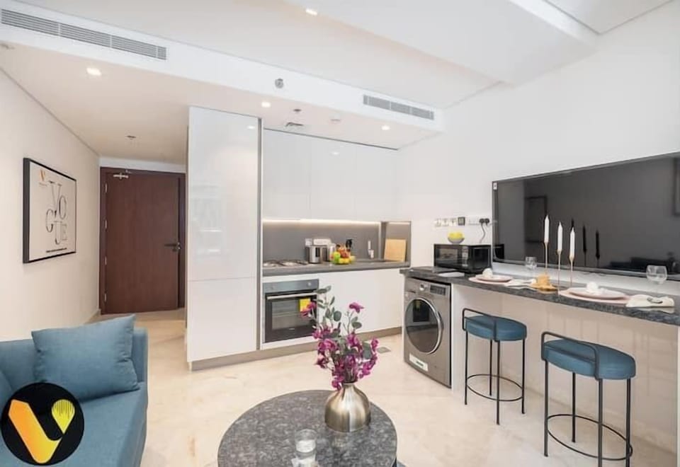Luxury Apartment, Balcony, City View | Private kitchen | Full-size fridge, microwave, oven, stovetop