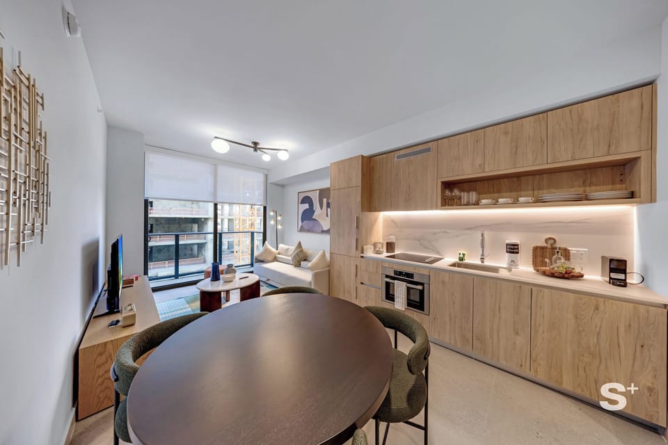 Condo, Balcony, City View | Private kitchen