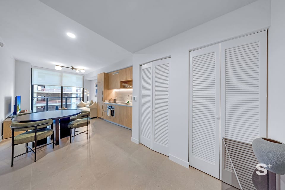 Condo, Balcony, City View | Interior