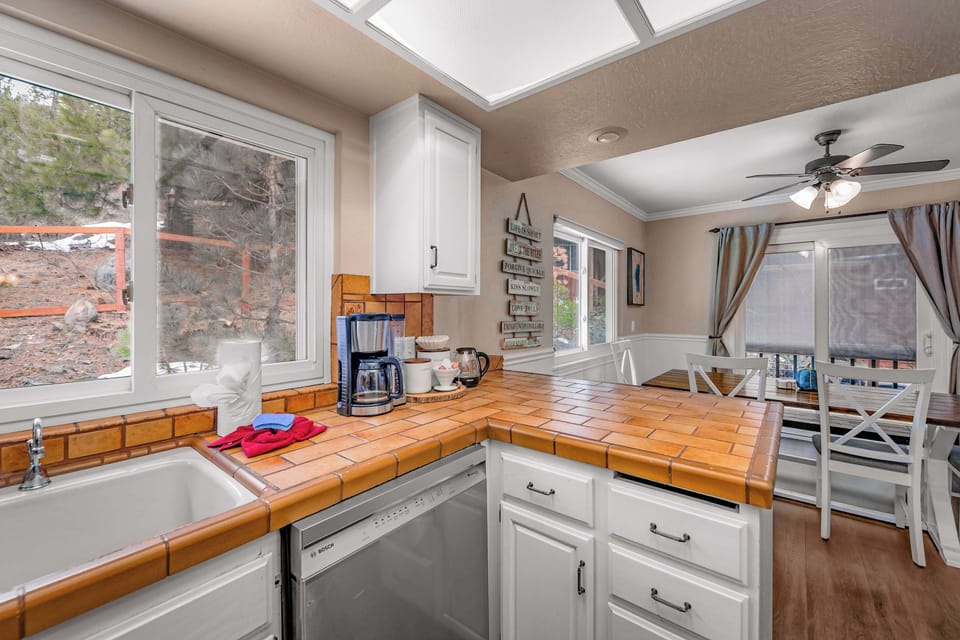 The open kitchen is well equipped for an unforgettable getaway​