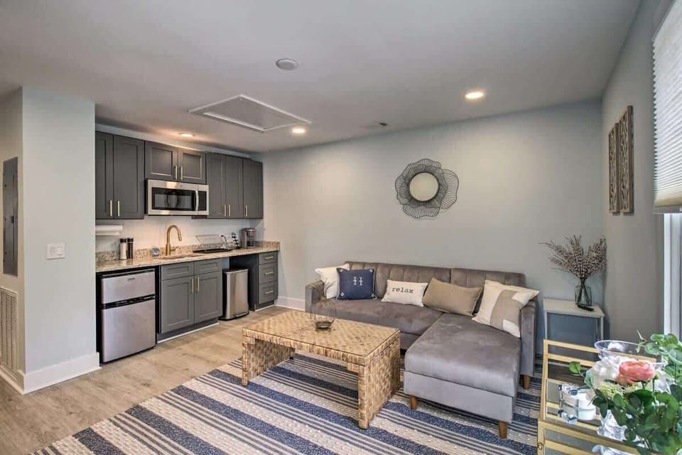 Spacious living room with seating for your entire group!