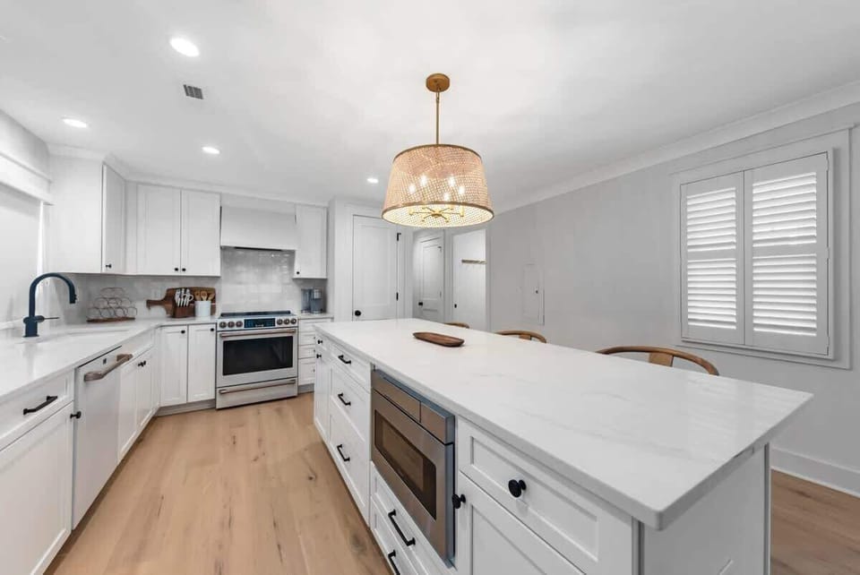 You will quickly forget about your kitchen amenities once you set your sights on our modern cooking appliances.