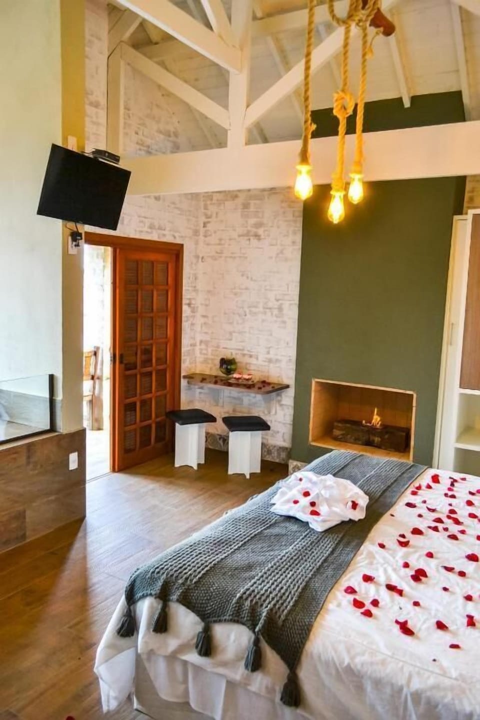Villa, Balcony, Mountain View | Desk, free WiFi