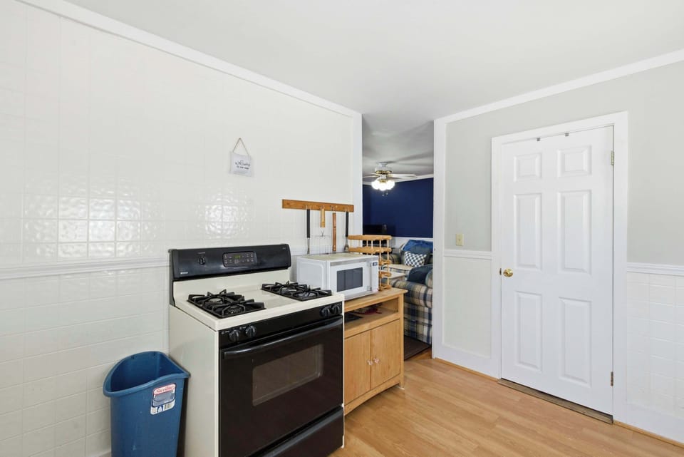 The gas range and microwave are ready for whatever you're making, from a quick breakfast before the lake to a full dinner after a long day out.