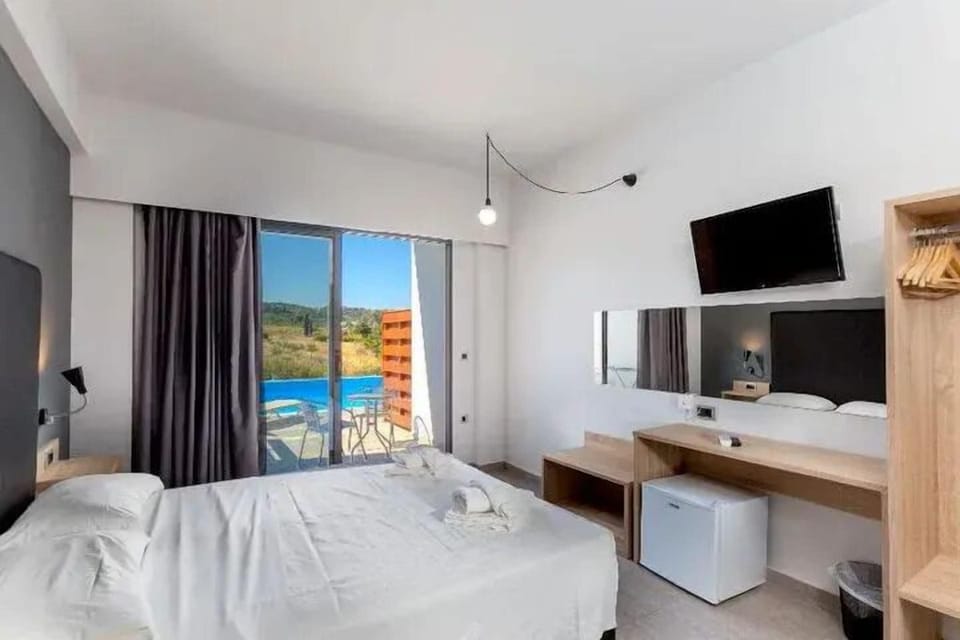 1 bedroom, in-room safe, desk, blackout drapes