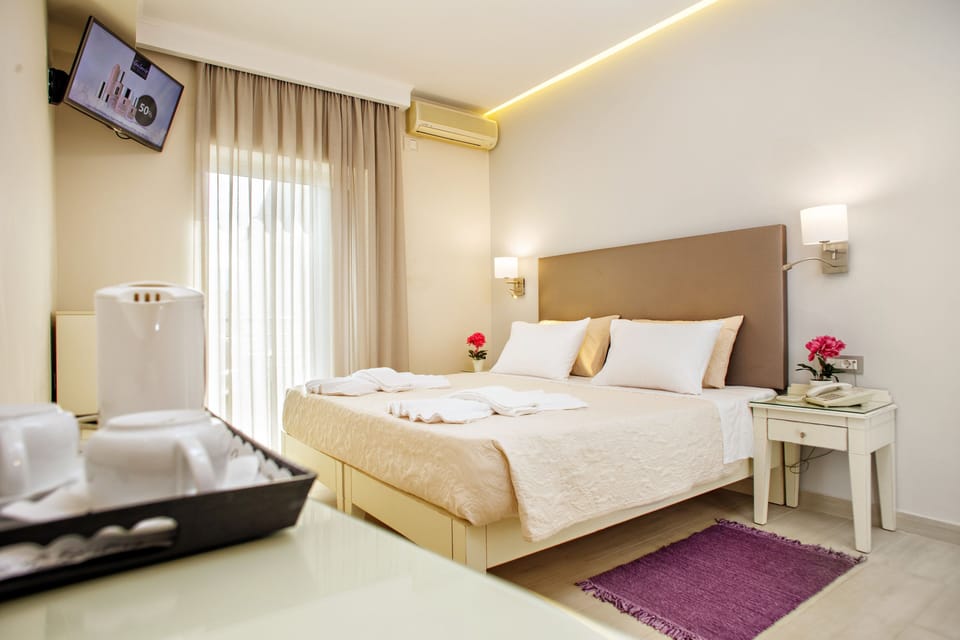 Pillowtop beds, minibar, in-room safe, laptop workspace